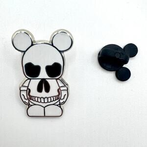 2011 Disney Vinylmation Jr Series 1 Mystery Collection Skull Trading Pin